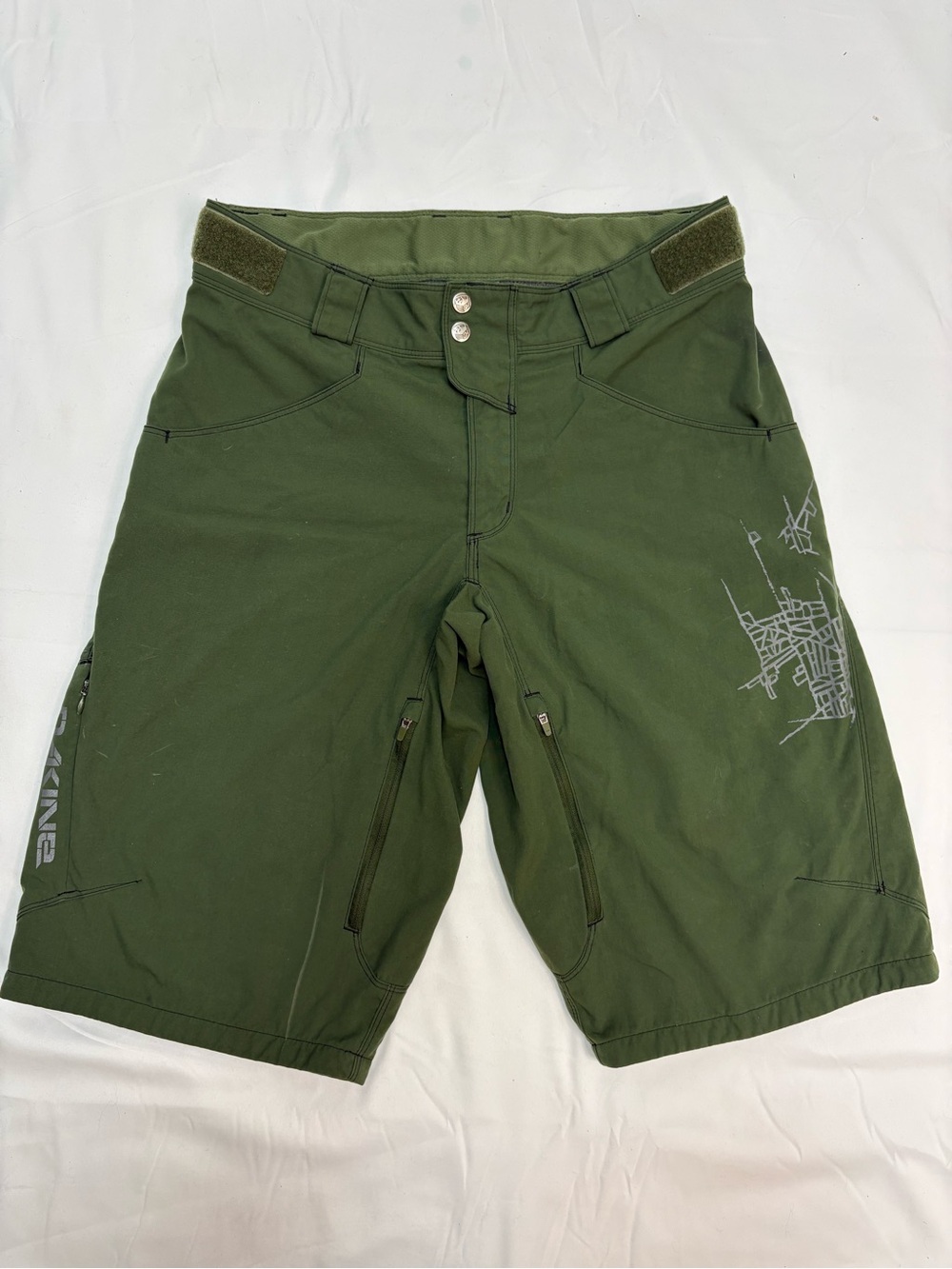 Dakine Mountain Bike Shorts Olive Green Graphic Trail Map Mens Size Medium